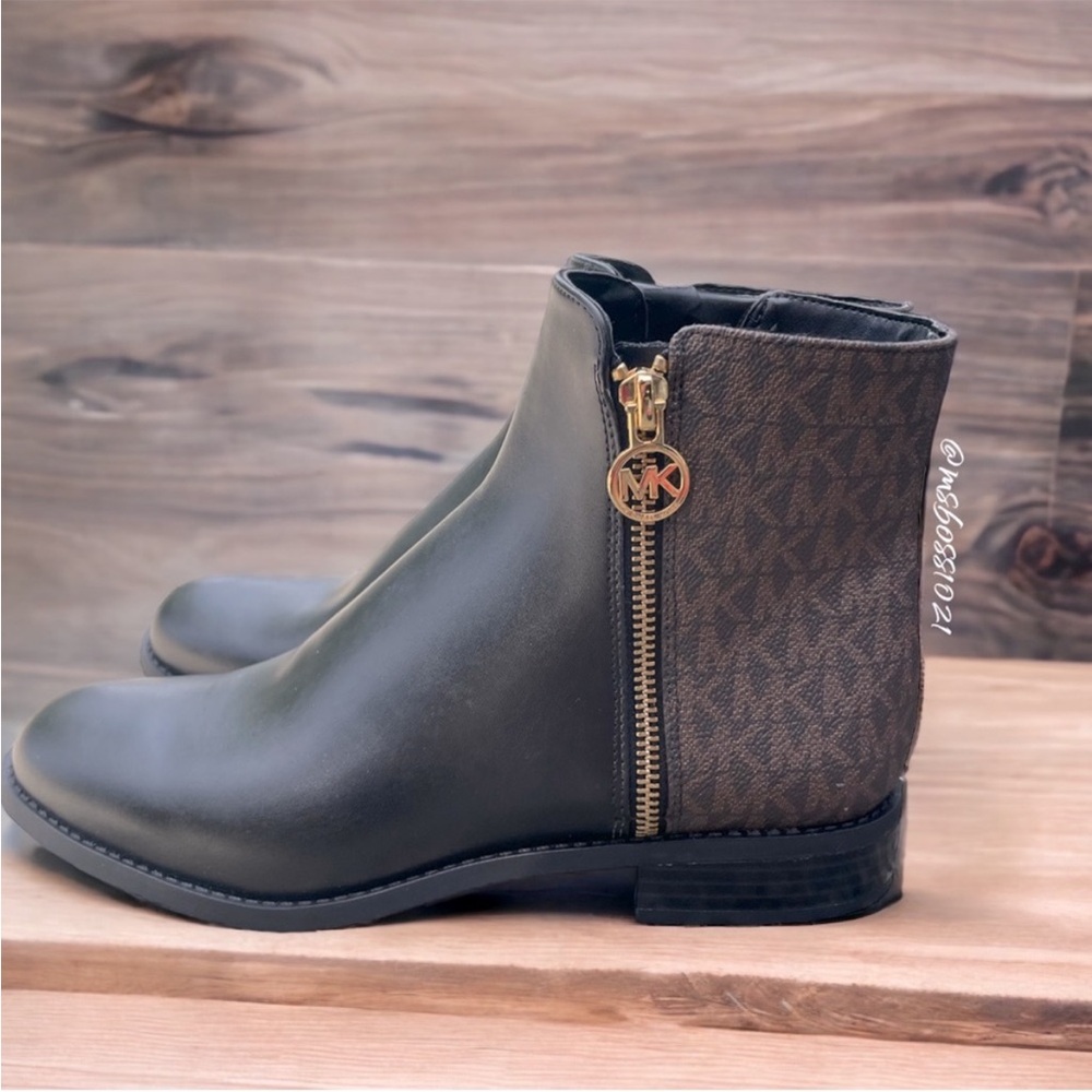 Michael Kors Black/Brown Leather Boots Sz 8 LIKE NEW WORN ONCE